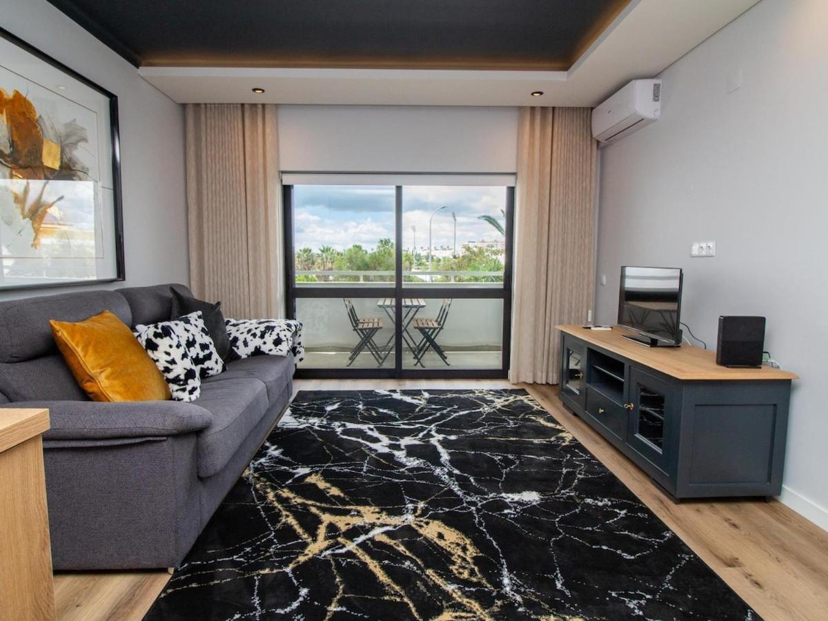 Oasis Apartment - Top Location & Gym & Pool Apartment